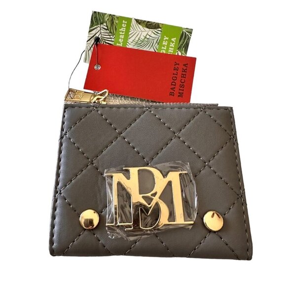 Badgley Mischka NWT Grey Vegan Leather Short Card Wallet - GREAT GIFT - Picture 1 of 5
